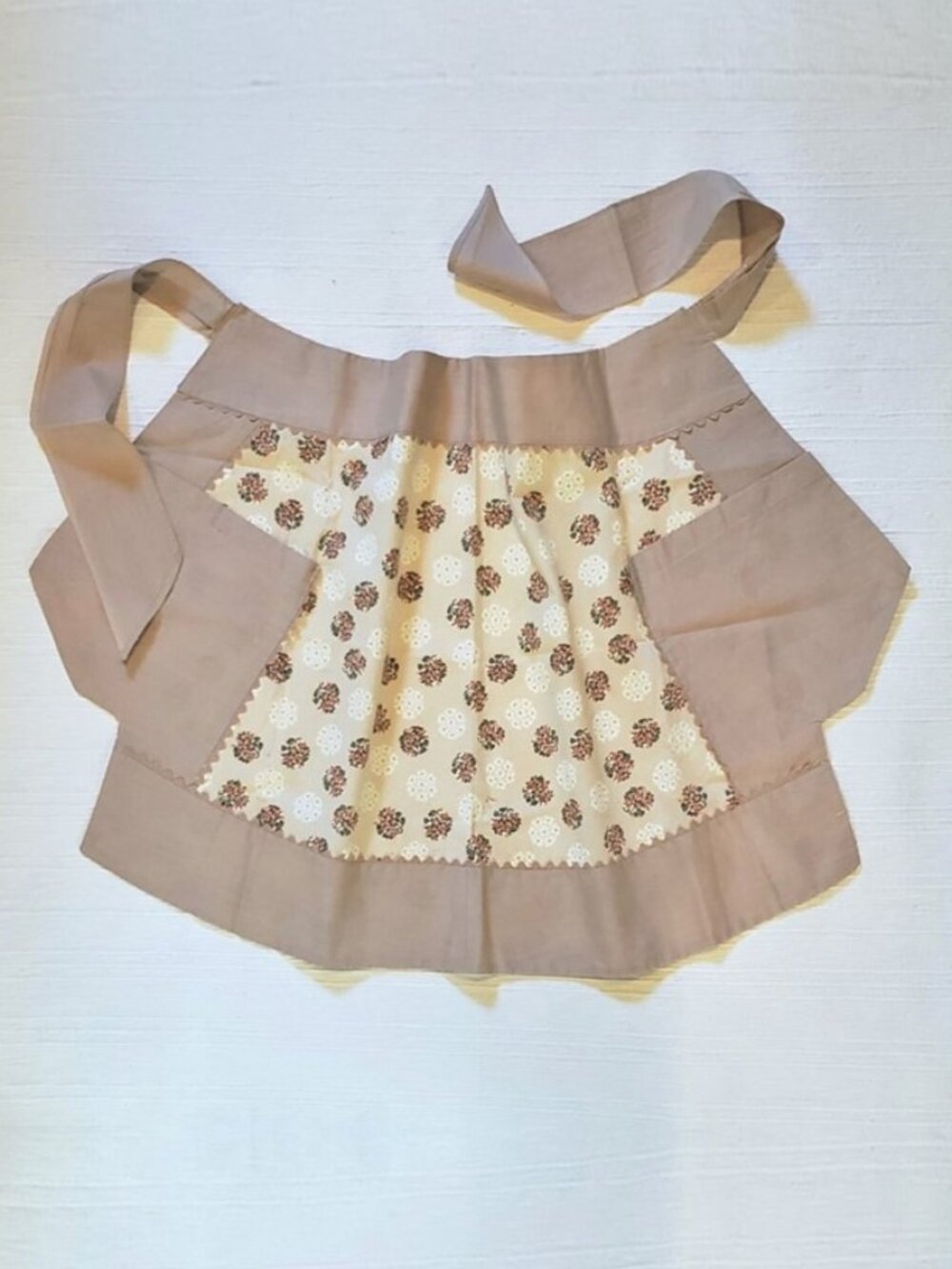 Vintage 1950's Baking Apron, Taupe & Floral